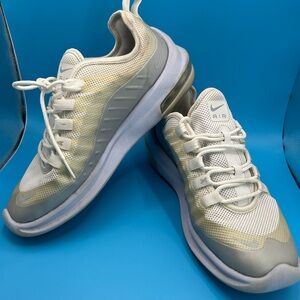 Nike Air Max Axis Sneaker Size 7.5
